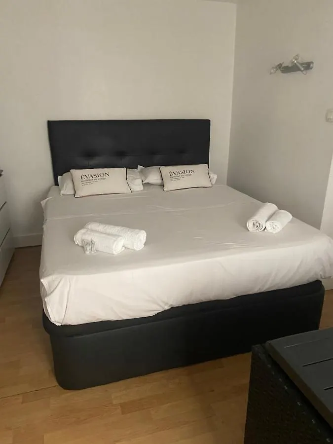 Tres Bel Appartement Montmartre 파리